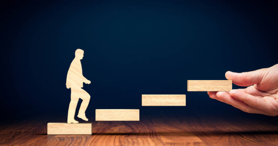 Sunk Cost Thinking: Breaking Free from Past Investments in Yourself